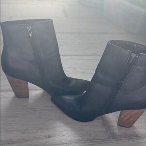 Carlos Black Heeled Ankle Boots with Brown Wooden Heel